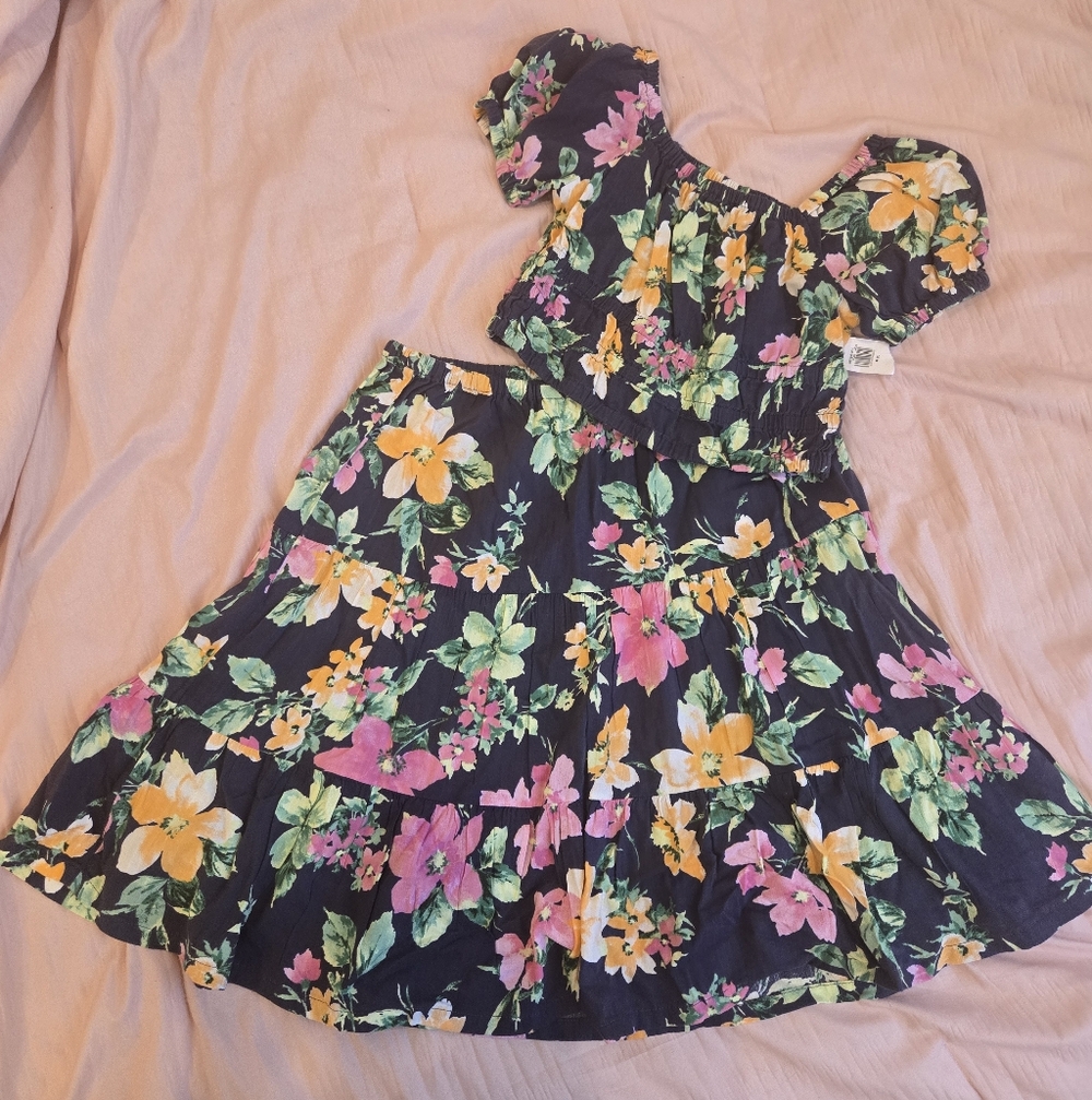 Old Navy Black Floral Puff-Sleeve Tiered Set Top And Skirt